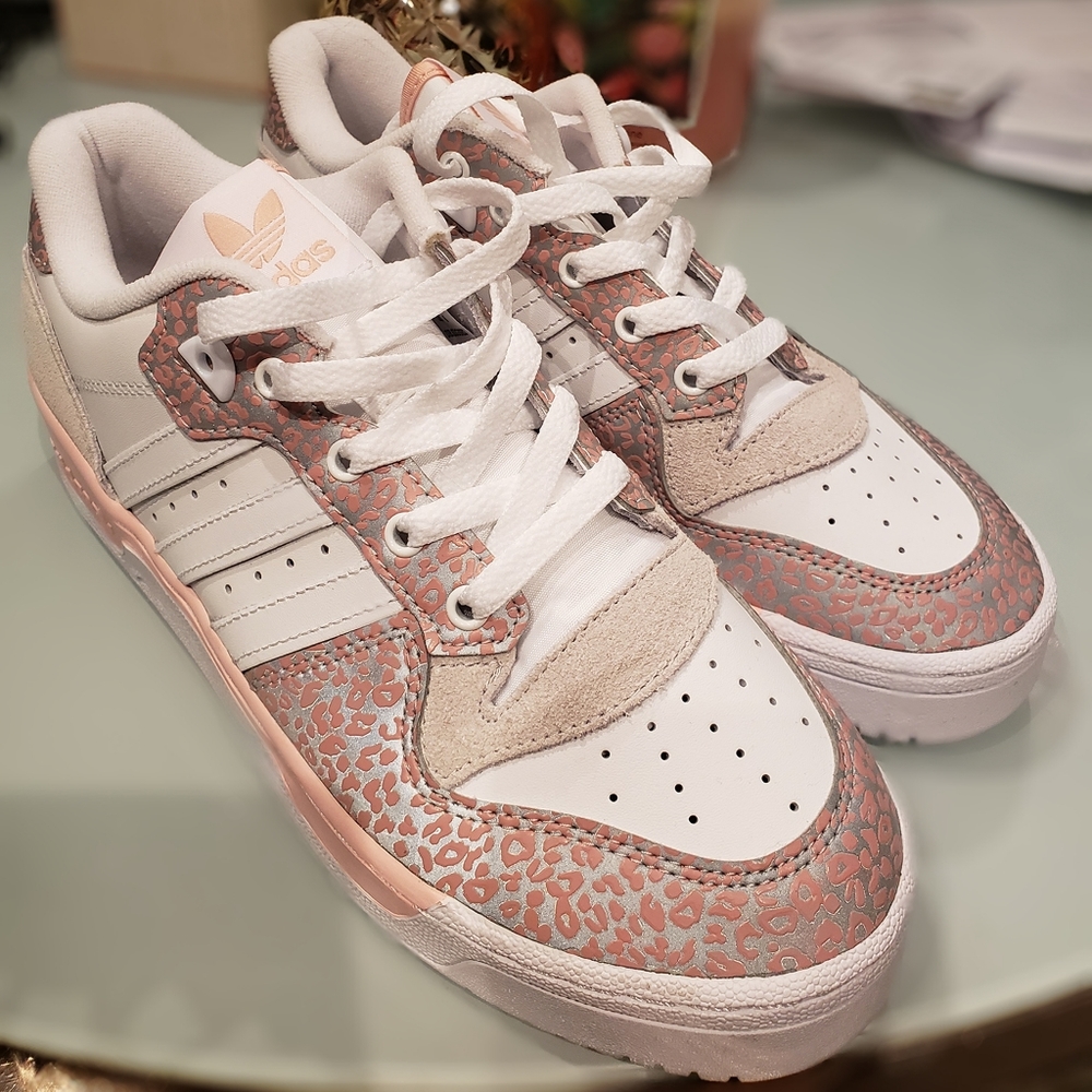 NWOT Adidas leopard print court women's sneaker